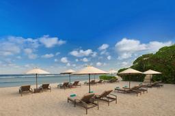 The Beach Club at Courtyard by Marriott Bali Nusa Resort Dua Logo